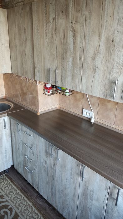 Кухонный гарнитур, бытовая техника для кухни б/у, состояние новых