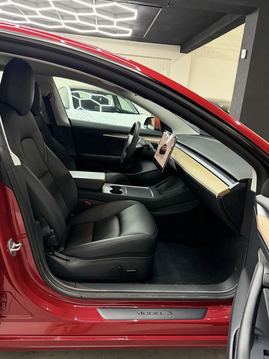 Tesla Model 3 — fotografia 6