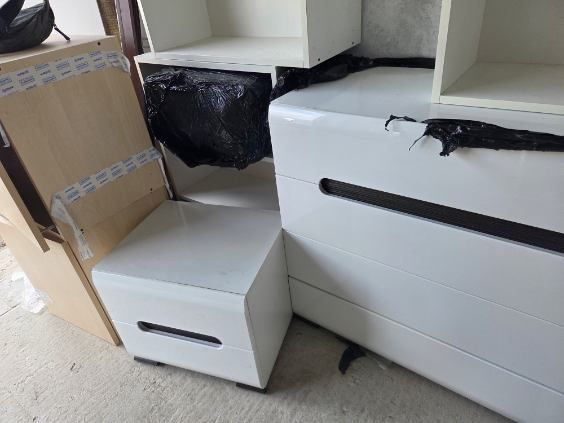 Komplet mebli bialych