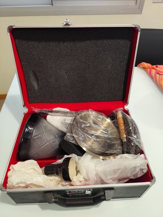 Shisha Premium Completa Sem Uso em Mala – Elegância e Alto Desempenho