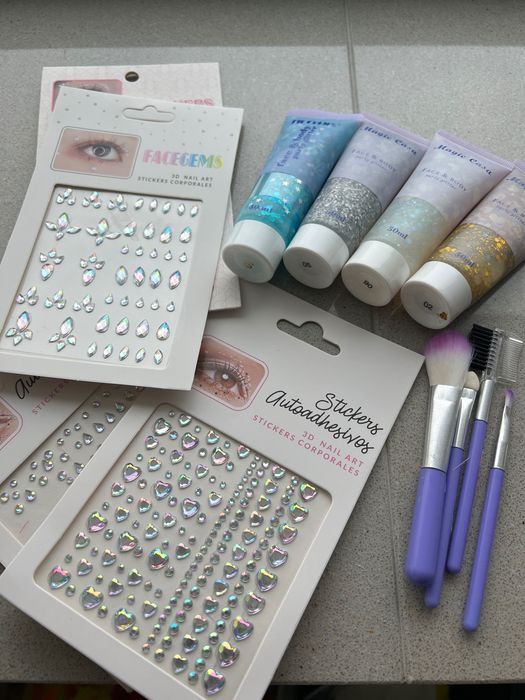 Kit de pintura gel e pedras stickers
