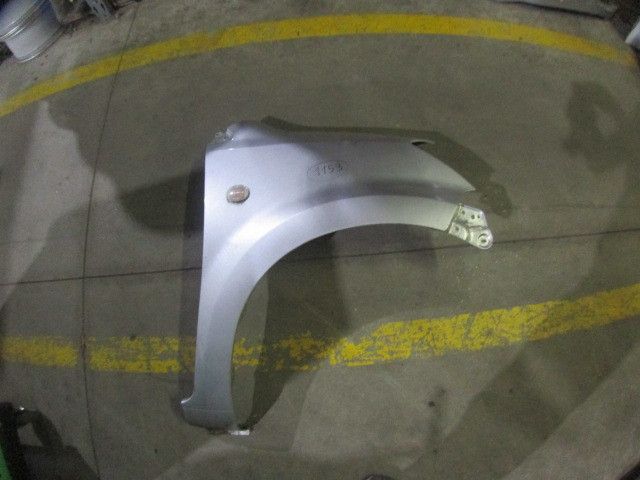 Guarda-lamas direito DAIHATSU Sirion (M3)