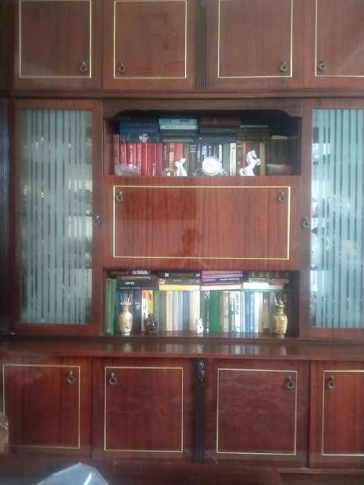 Продам мебельную стенку