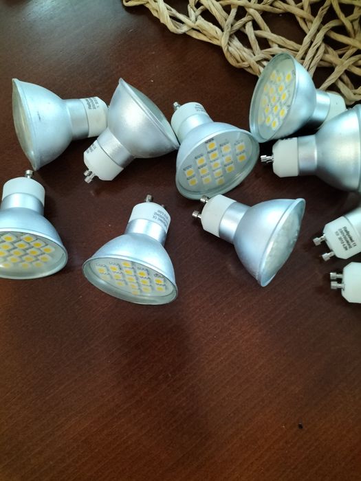 Halogeny żarówki ledowe Philips  18 szt