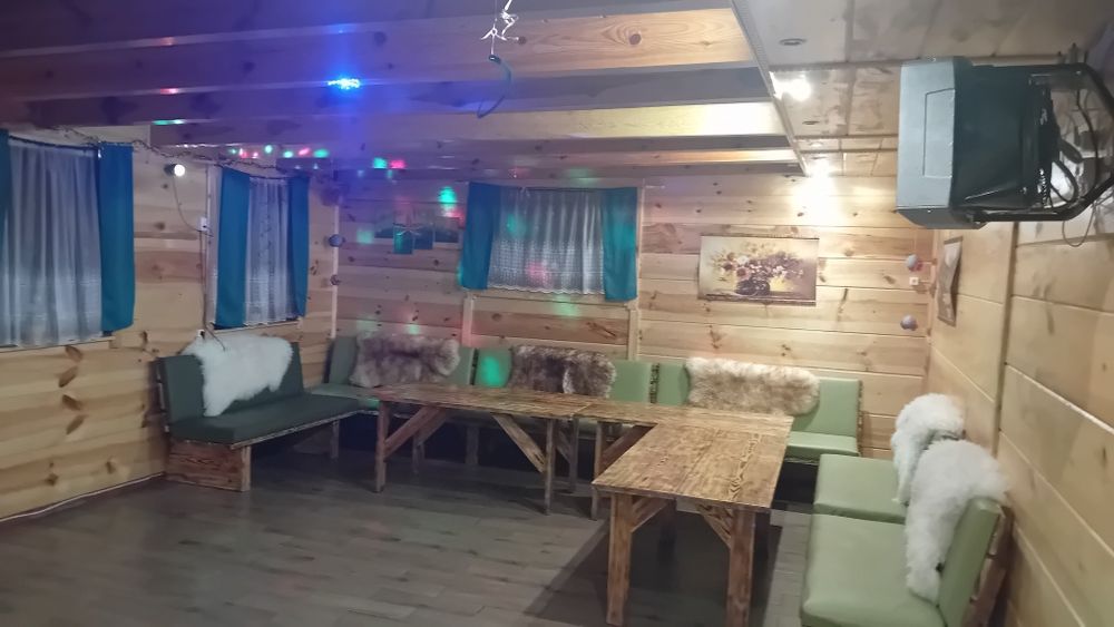 Domek z balią i salą na imprezy i przyjęcia
