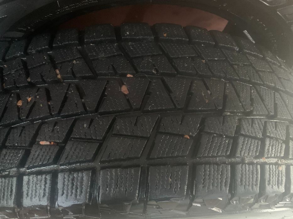 Bridgestone  DM-V1  235/65 R17 зима