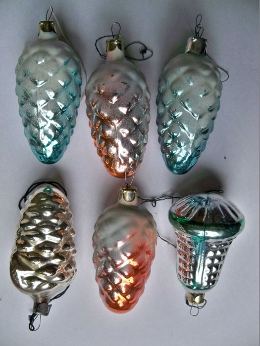 Елочные игрушки.