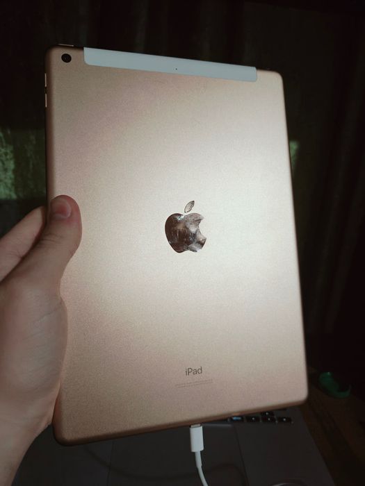iPad 7 32gb 100% акб