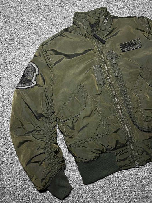 Чоловічий бомбер ALPHA INDUSTRIES Engine Jacket CWU - Розмір L