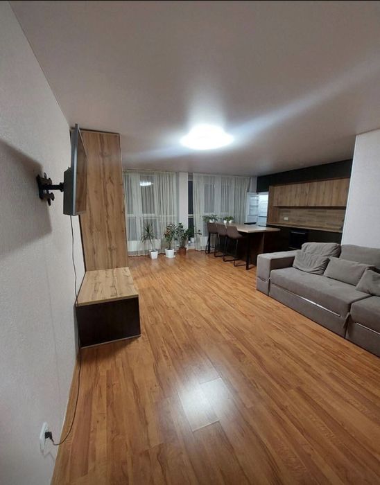 81м2 Продаж гарної 3 кім квартири Автономка