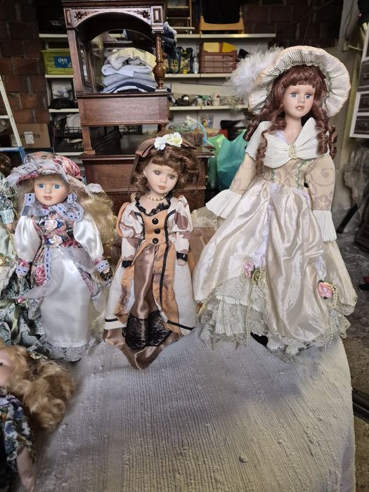 Bonecas antigas de porcelana