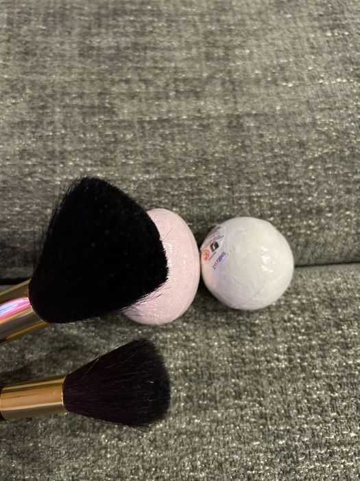 Pędzle  do makijażu Estee Lauder +kule do kąpieli GRATIS!
