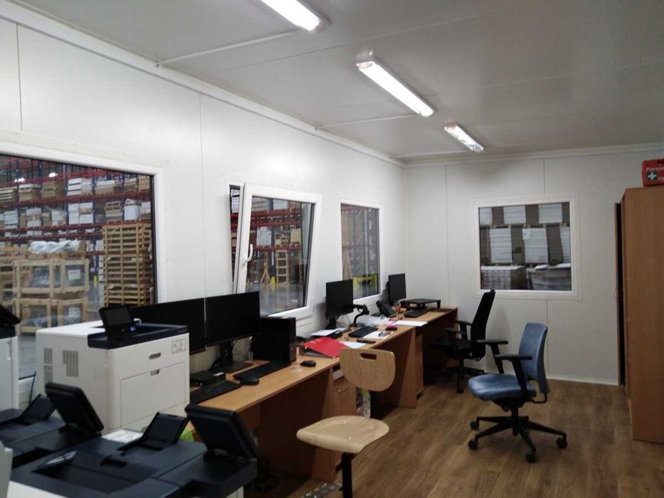 Kontener biurowy socjalny 18m2 6x3m w hali PRODUCENT
