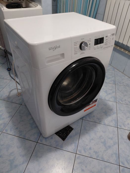 Pralka Whrilpool FFL 6038 B PL, uszkodzona, na części.