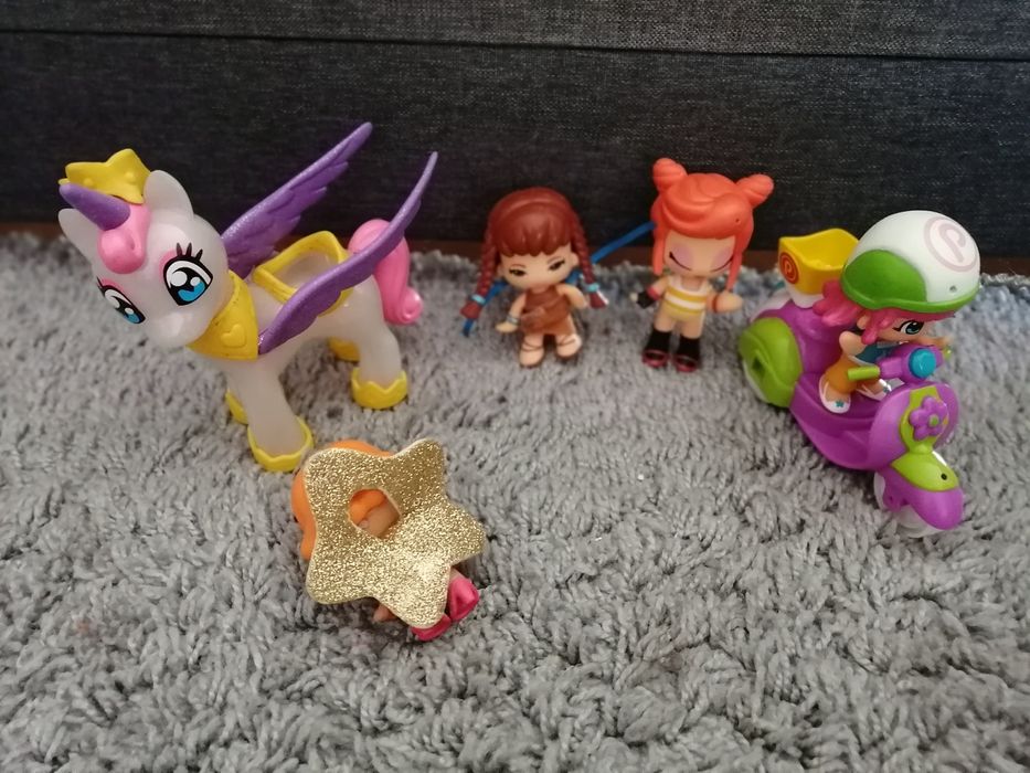 Pinypon Unicornio+fada e Mota com varios pinypon