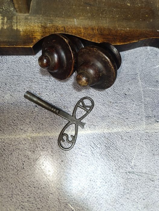 Антикварний Настінний Годинник "Le Roi à Paris" з Маятником та Ключем