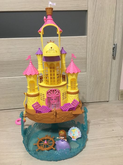 Zamek księżniczki Zosi wodne królestwo meble Sofia Disney