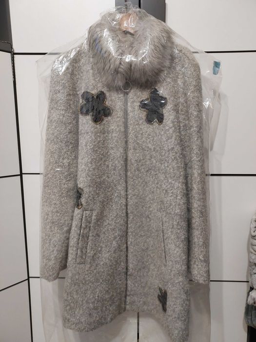 Płaszcz damski wiosenno-jesienny Mohito rozm. 42