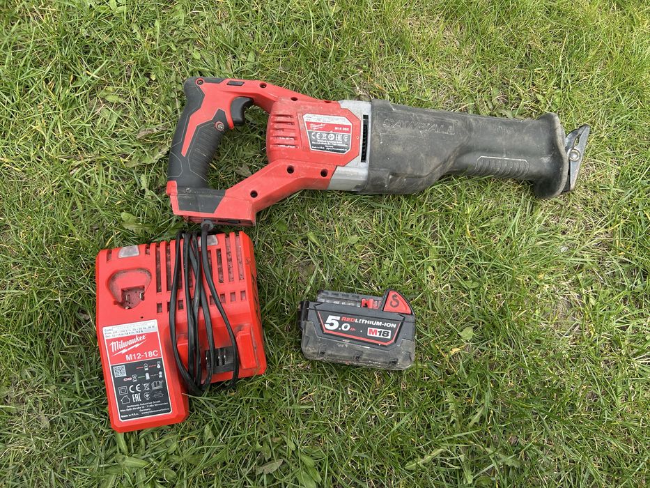 Piła szablasta milwaukee m18 BSX z bateria i ladowarka