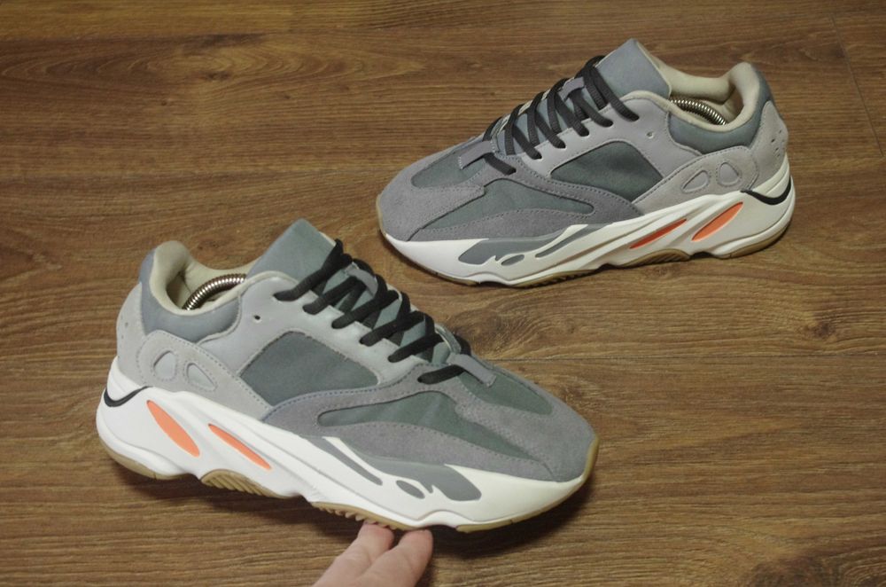 Кросівки Adidas Yeezy Boost 700 magnet 40 розмір оригінал чудовий стан