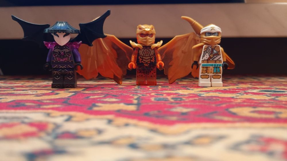 Lego ninjago złoty smoczy odrzutowiec zane