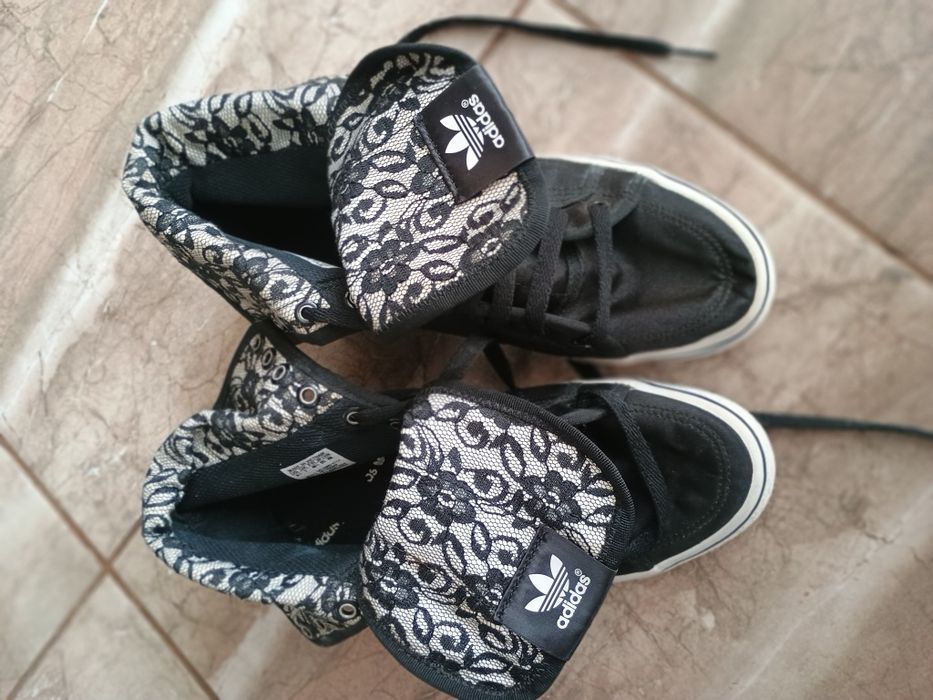 Snikersy Makasyny Adidas 40 również 25.5 sm