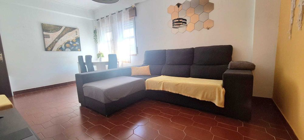 Apartamento T3 à venda na Tapada das Mercês, a 1 min. da estação CP