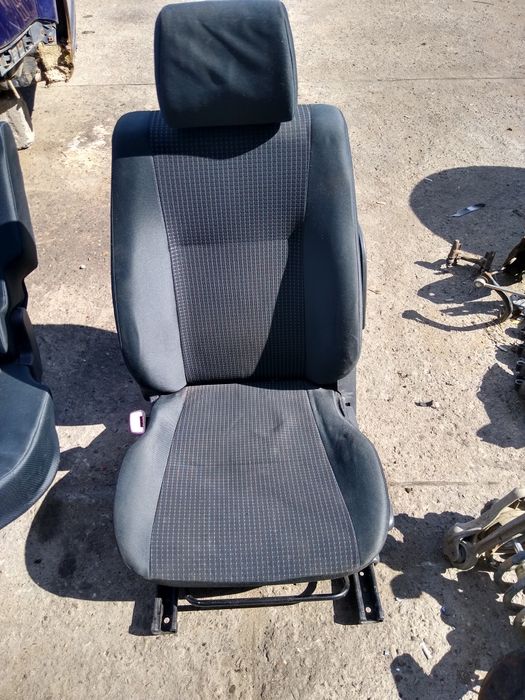 Fotele Suzuki Swift IV 5d 04-10r oryginał Europa komplet