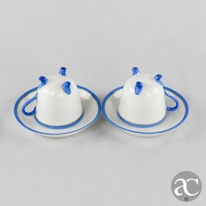 Par de chávenas em porcelana Europeia, séc. XIX