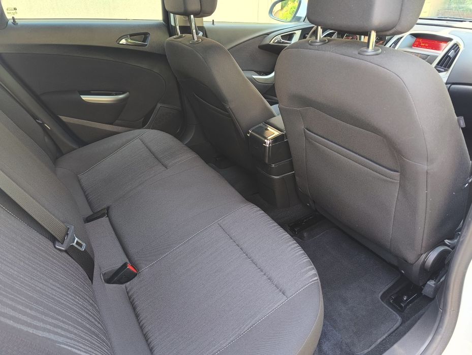 Opel Astra J 1.6 115 KM benzyna hatchback