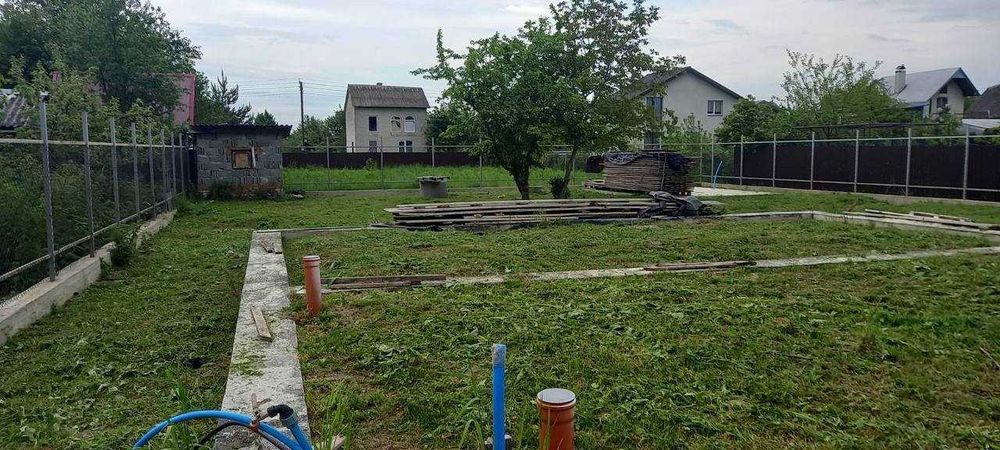 Продаж земельної ділянки біля озера Задорожнє