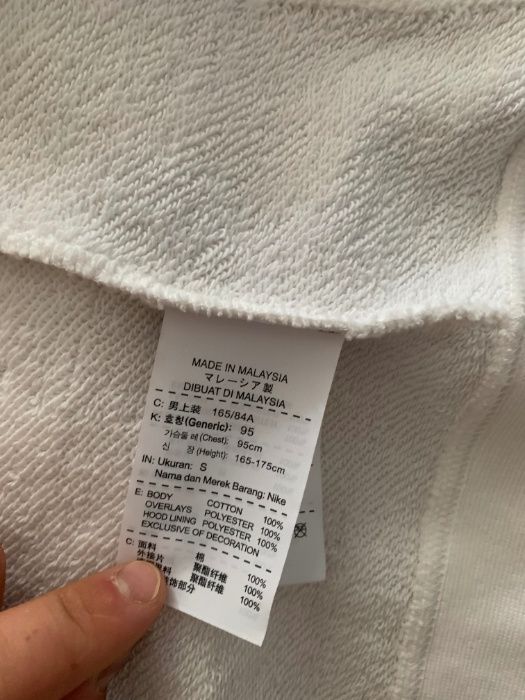 Кофта безрукавка NIKE абсолютно нова! куплена в Австралїї! розмір - S