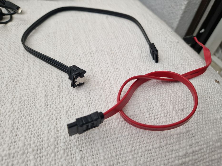 Vários cabos elétronica, áudio, informática