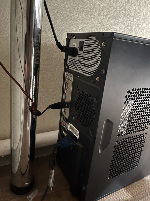 Продам все в зборі компьютер,монітор,клавіатура,динаміки,мишка