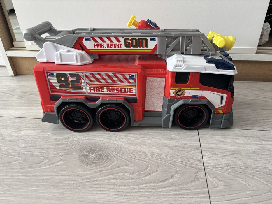 Duze auto woz strazacki