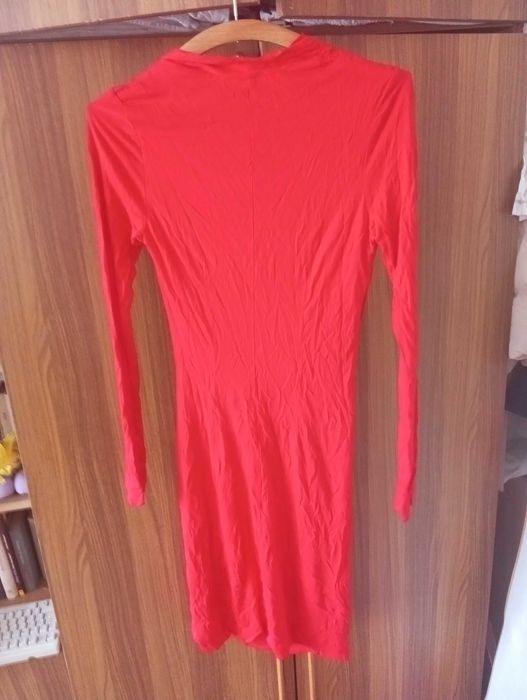Чудова сукня Mango червоного кольору