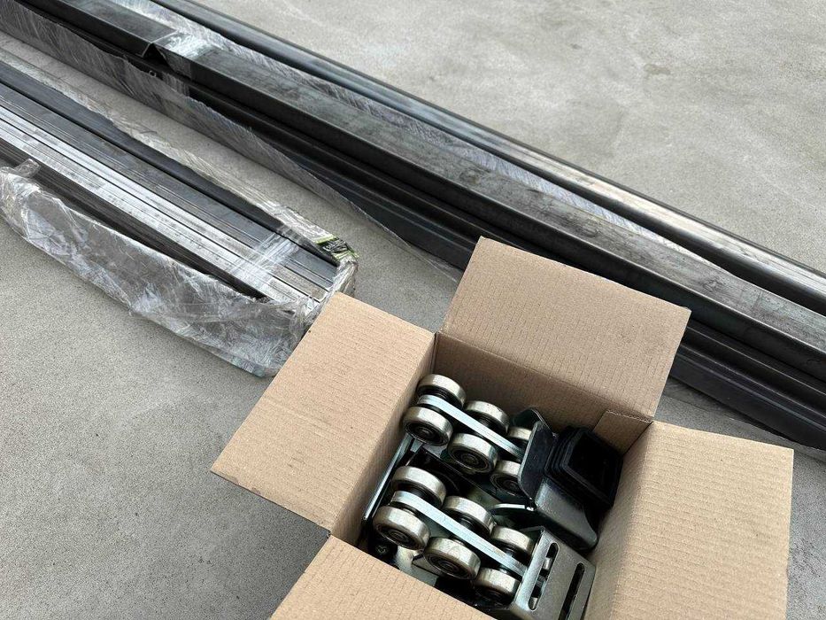 Ворота Свари Сам, Откатные ворота, Сдвижные ворота на роликах