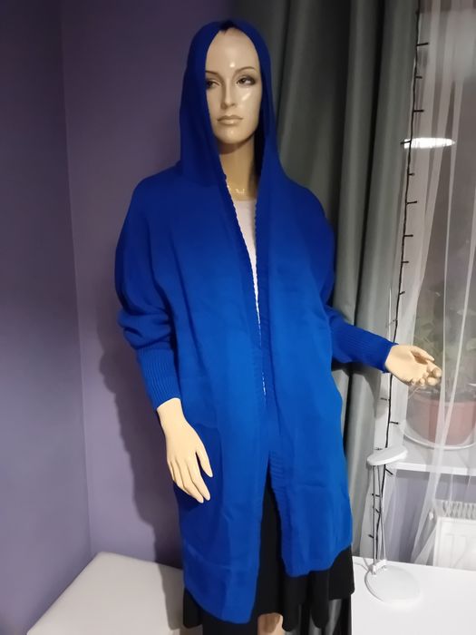 Sweterek z kapturem oversize-chaber