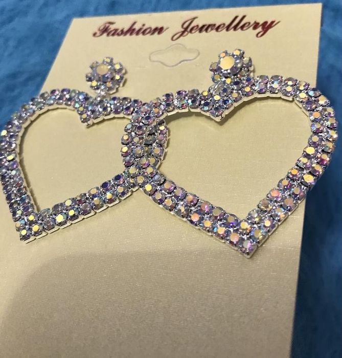 Серьги, серёжки гвоздики сердечки, сердца с камнями,блестящие вечерние