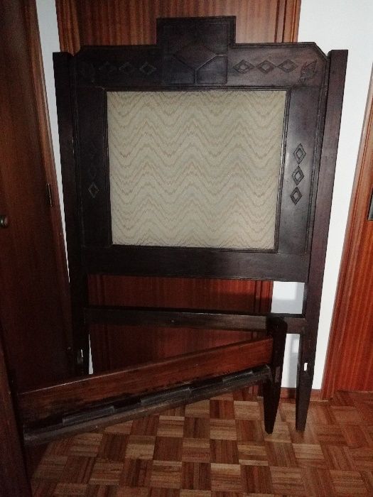 Cama de Solteiro Antiga