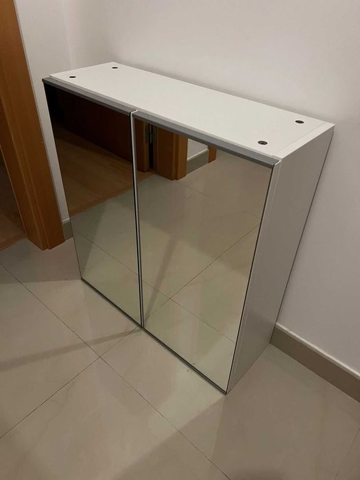 Armário Espelhado com 2 portas IKEA