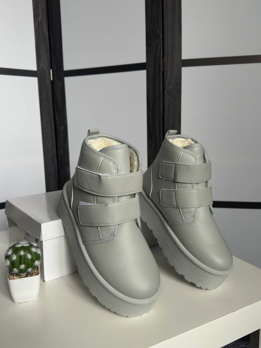 Уггі,унти, ботинки жіночі зимові молочні, світло сірі