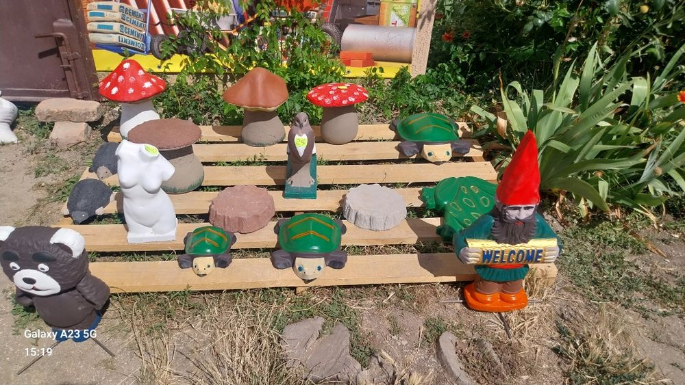 Продам садові фігурки