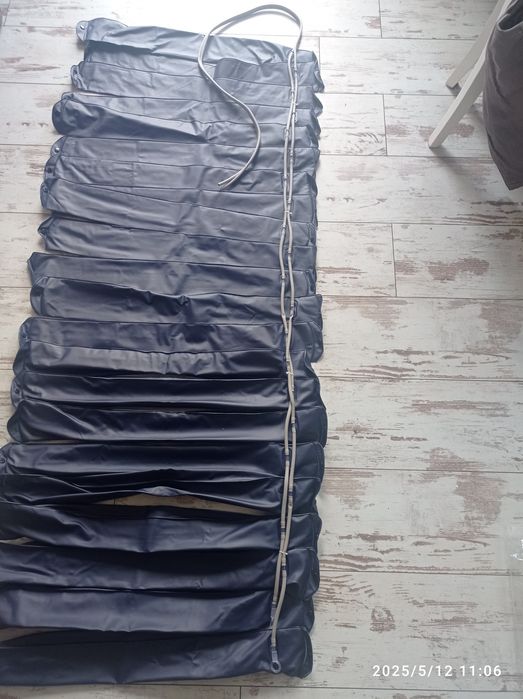 Materac przeciwodleżynowy z pompą