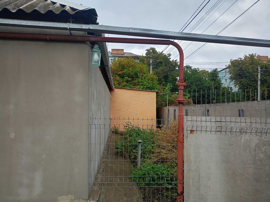 Продаєця частина будинку