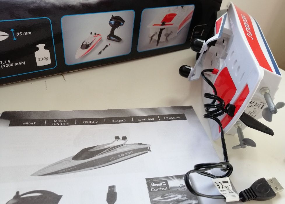 Barco miniatura RC , com controlo remoto - Revell