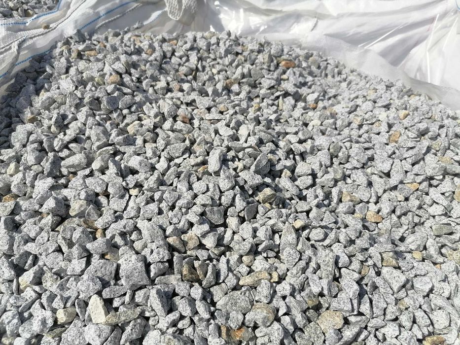 Granitowy grys dalmatyńczyk szary kamień naturalny tona z dostawą głaz