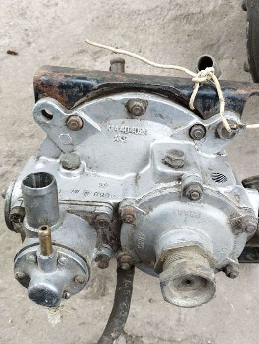 Газовий редуктор на Газ, ЗИЛ.