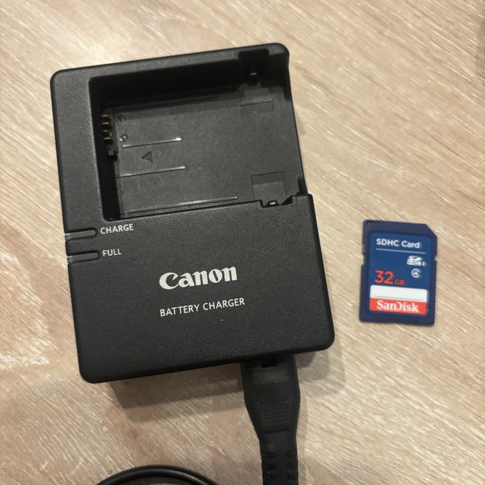 Camera Canon EOS 700D