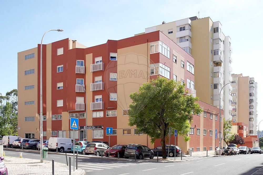 Apartamento T2 para venda — Venteira, Lisboa